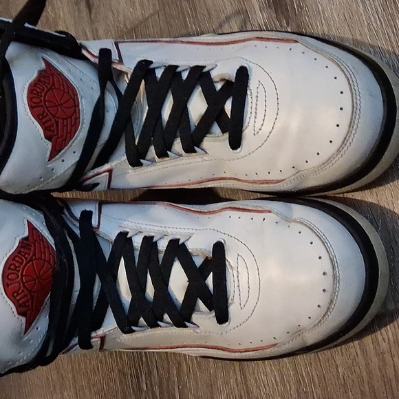 Jordan 2s - Picture 4 of 10